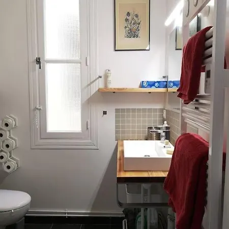 Parisien 2 Pieces Apartment