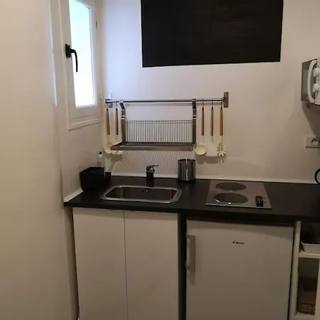 Parisien 2 Pieces Apartment Paris
